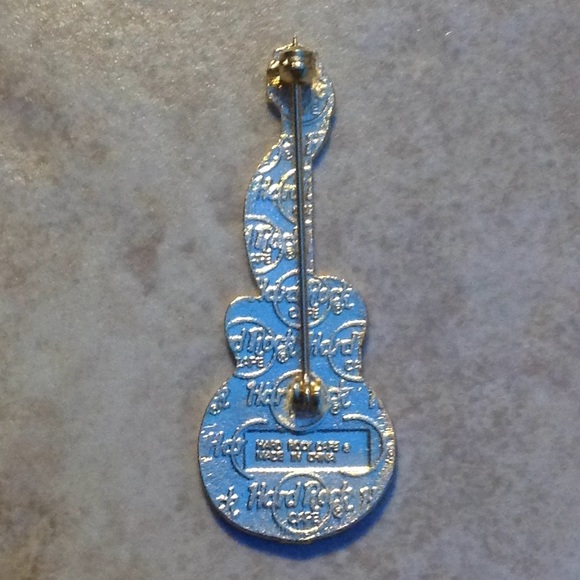 Hard Rock Guitar Pin from London - Picture 3 of 4